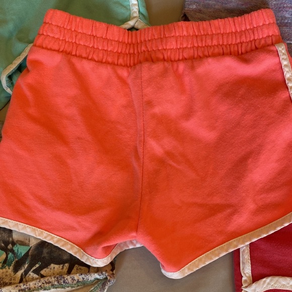 Gap size S 6-7 comfy shorts bundle. Good condition. - Picture 4 of 16